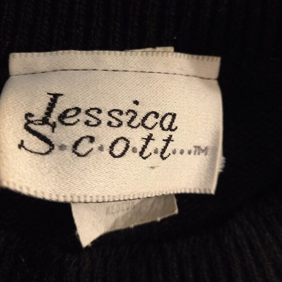 Jessica Scott White/Black Geometric Sweater - Picture 2 of 6